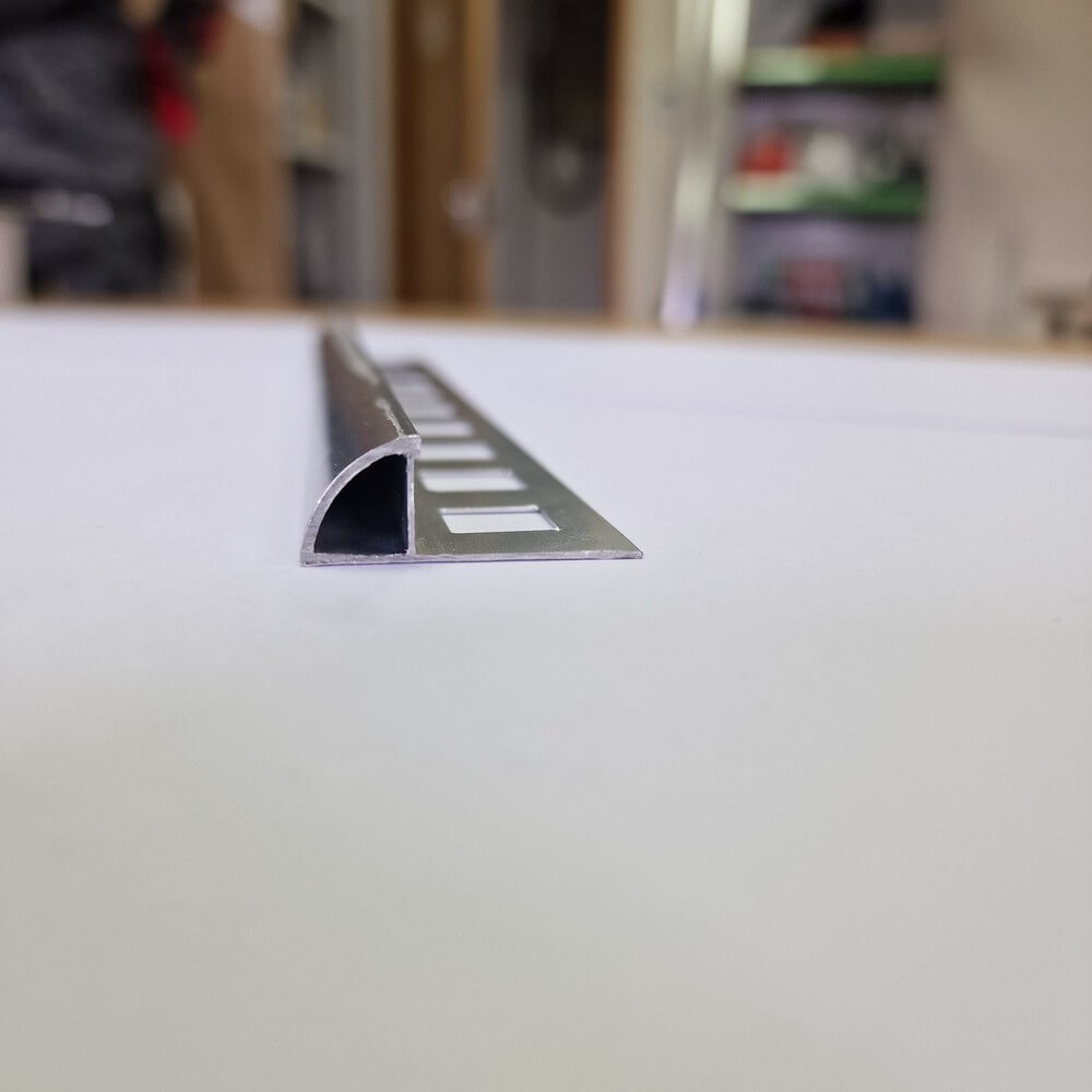 Round Closed Aluminium Tile Trim Polished Chrome Effect Multi Length