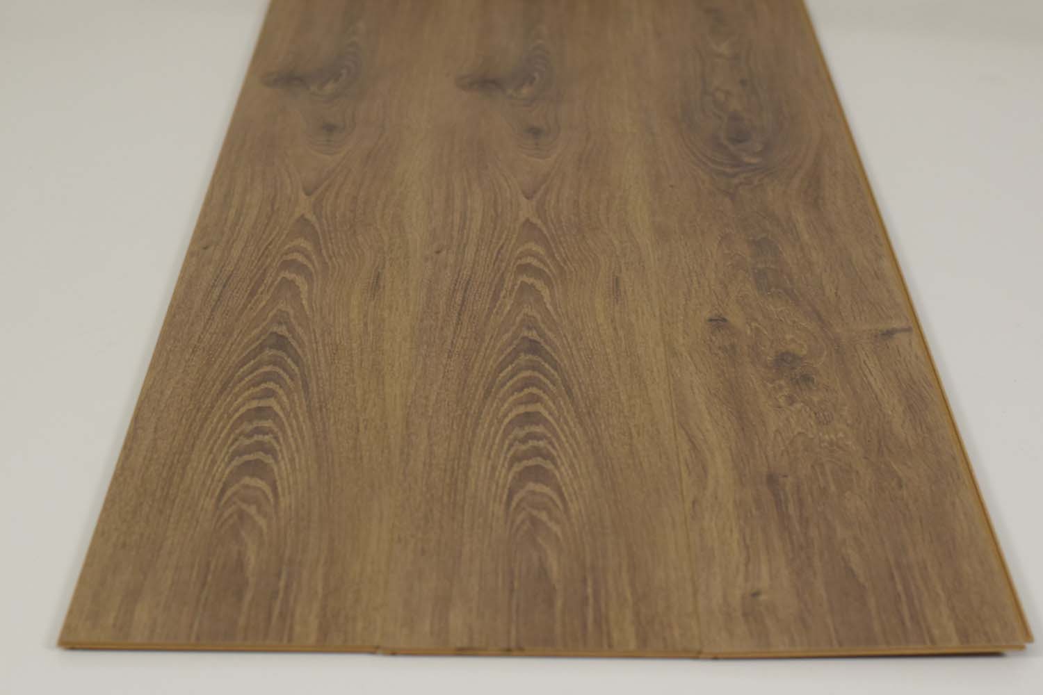 Berry Alloc Bordeaux Oak 8mm Laminate Flooring (3050-3911) Our Lowest SQM Price Ever £7.95 - Decoridea.co.uk