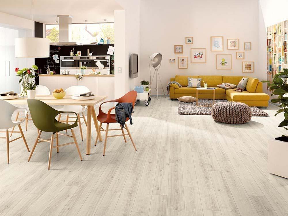Egger Classic Western Oak Light 7mm Laminate Flooring - Decoridea