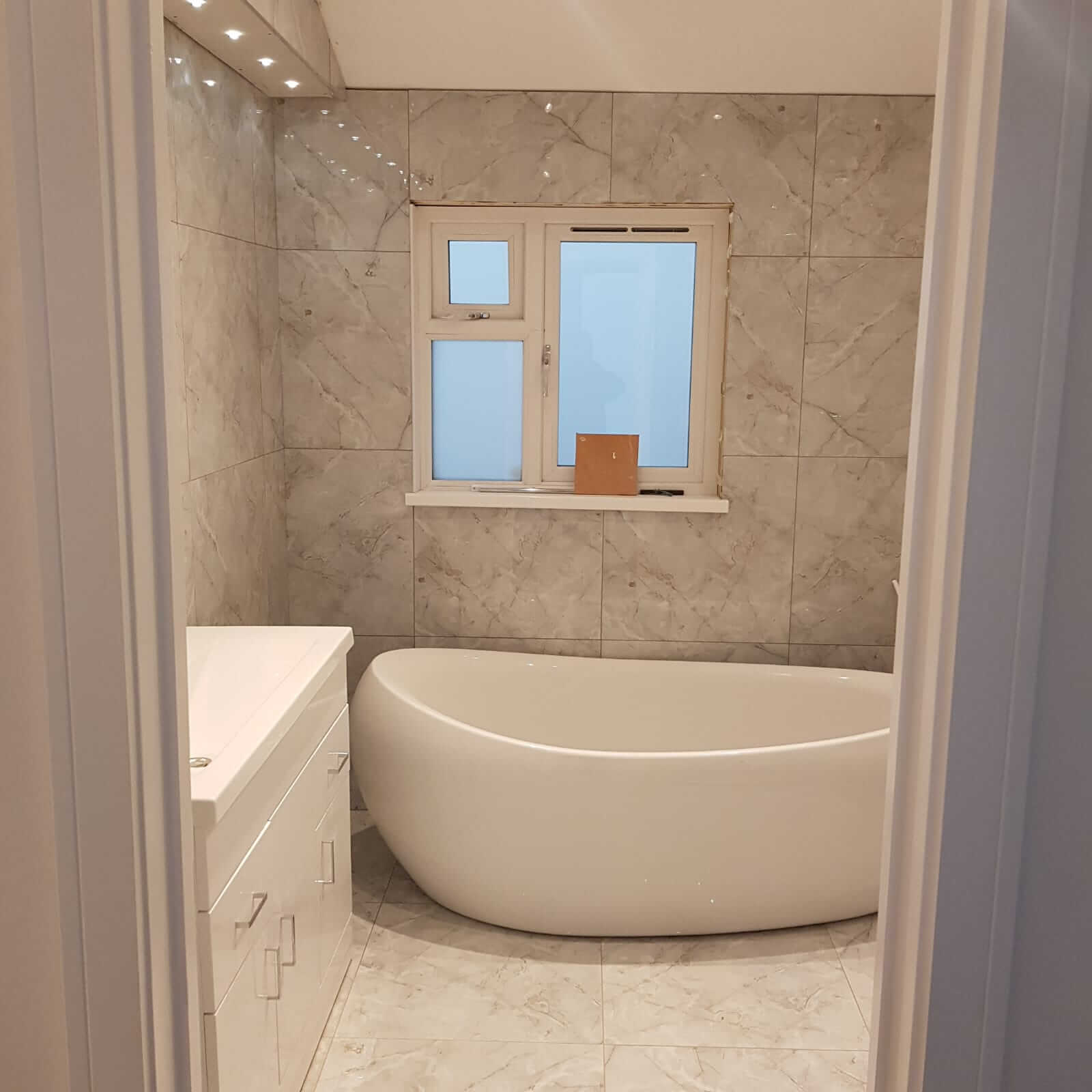 Italian Design Bari Rectified Polished Porcelain 600x600mm Wall and Floor Tile