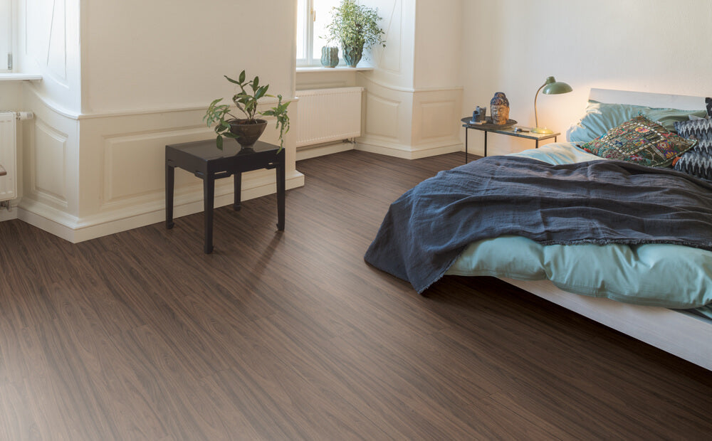 Egger Tobacco Carini Walnut 12mm Laminate Flooring (EHL117)