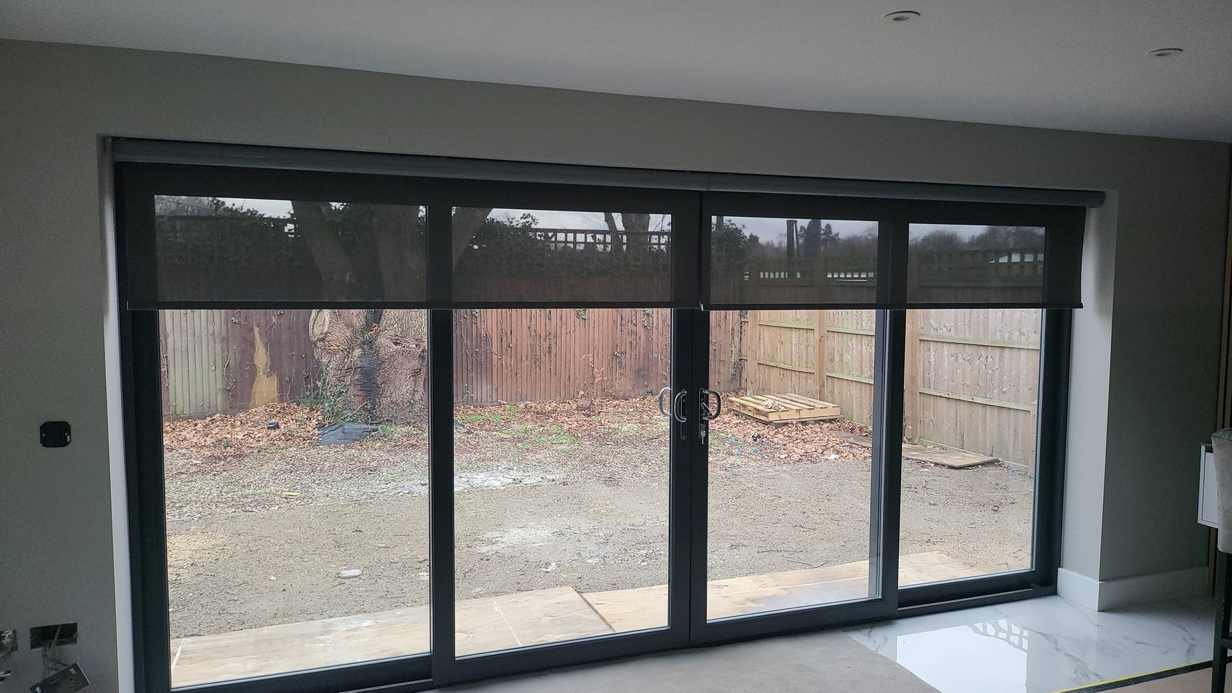 Decor Blinds Roller Blind 117 Black & Grey
