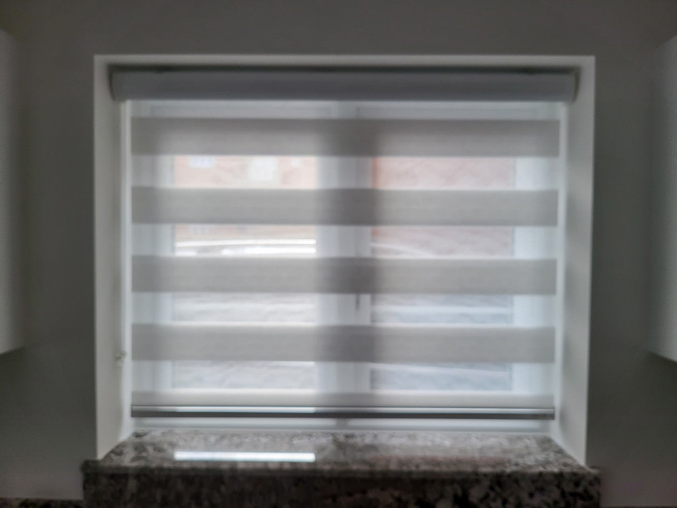 Decor Blinds Privacy 218 White Leopard